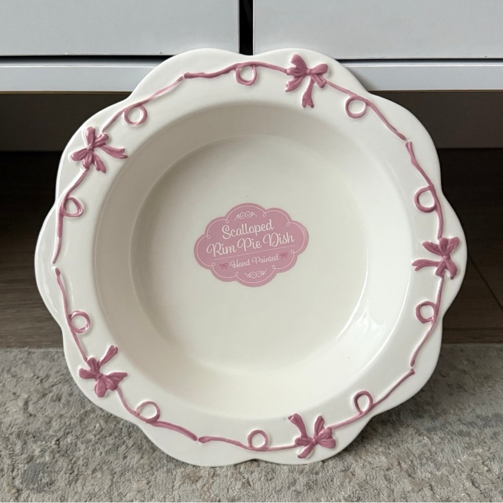 Scalloped Pie Dish with Pink Accents